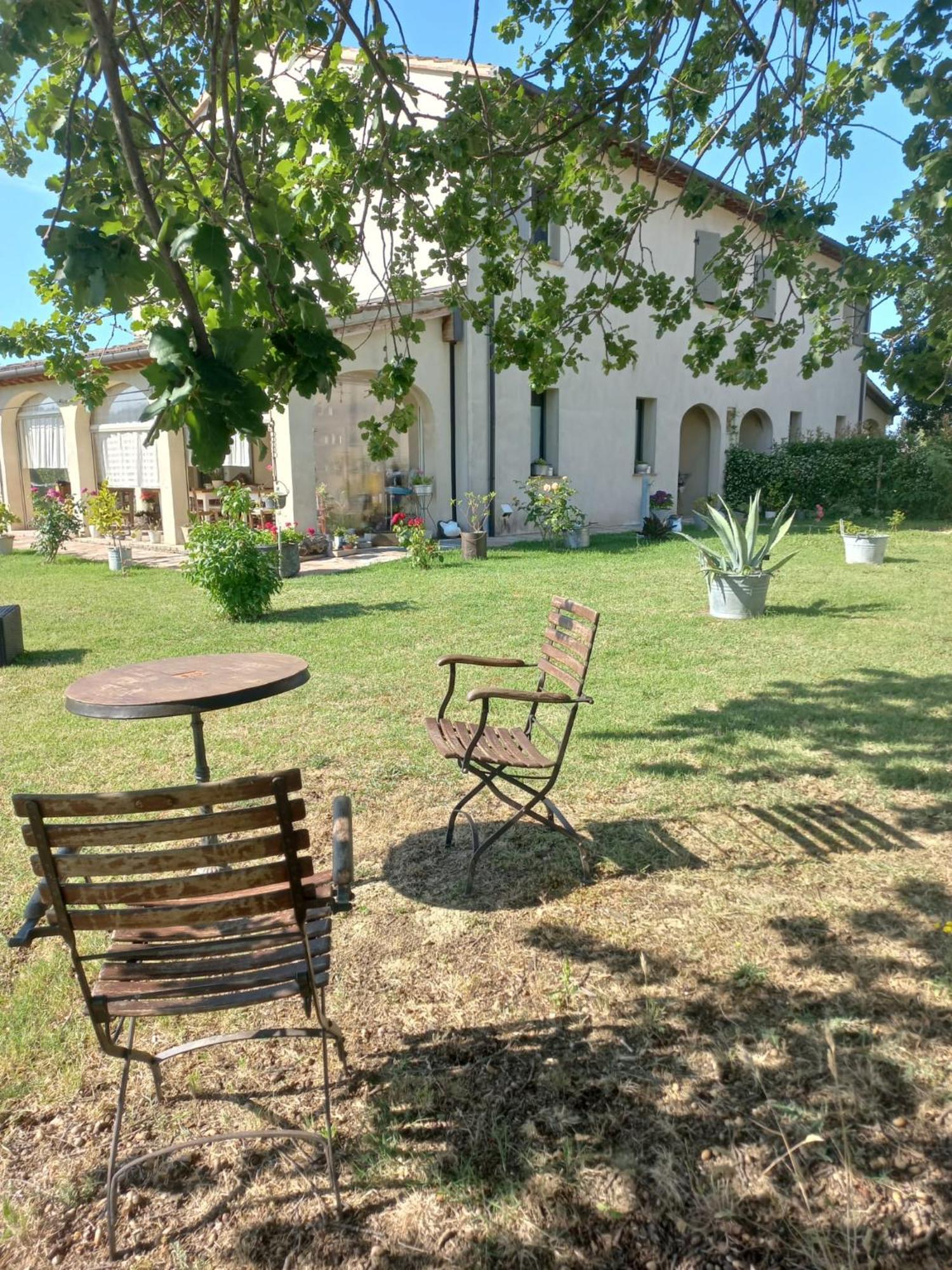 Beb Montefratta Bed & Breakfast Fratta Terme Exterior photo